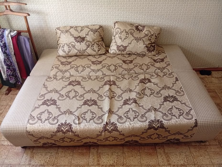Диван в хорошем состоянии