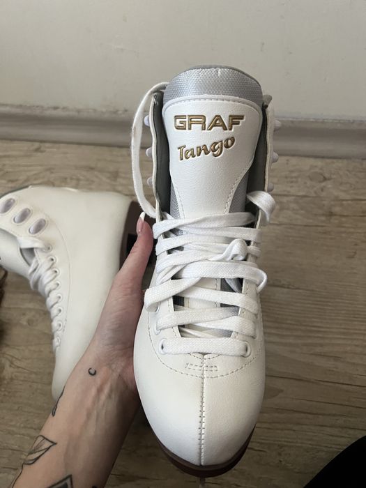 Фигурни кънки за лед