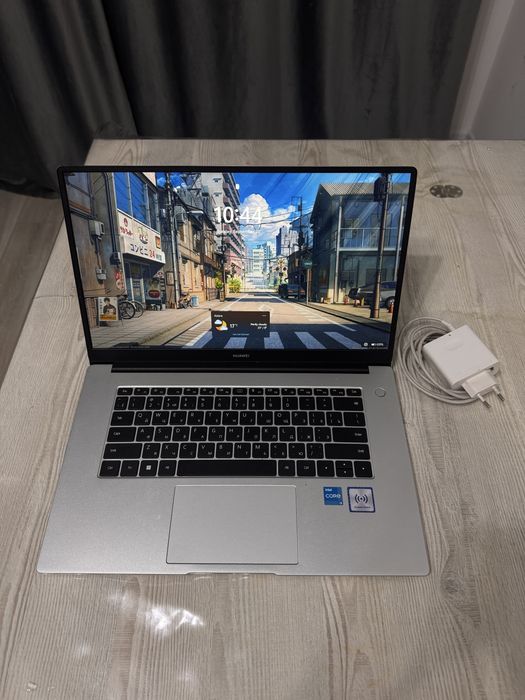 Huawei MateBook D15 в идеальном состоянии