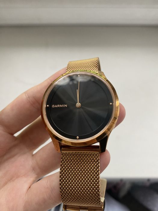 Продам Garmin VivoMove Luxe