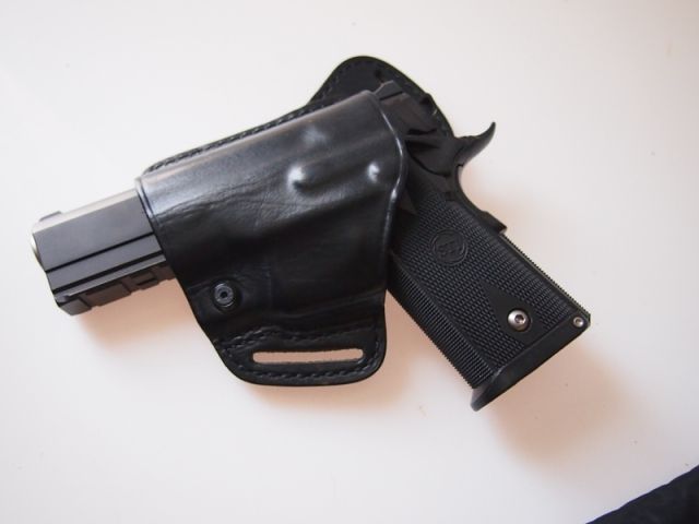 Премиум кожени кобури BLACKHAWK!