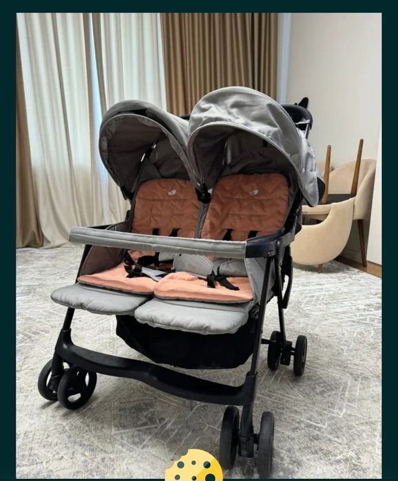 Продам коляску для двоини