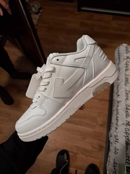 #NOU# Off White Out of Office White - Verificare Colet -