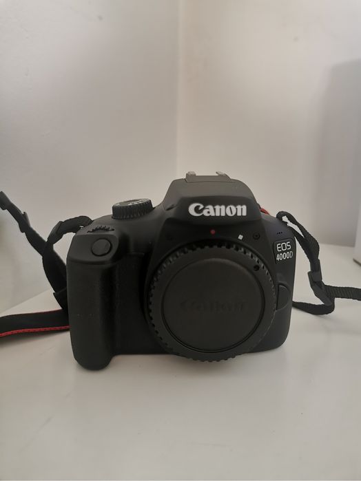 Aparat foto Canon DSLR