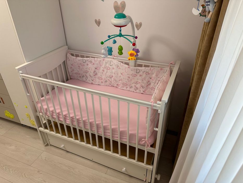 Pătuț pentru bebeluși + saltea+ 1 așternut roz sau albastru inclus