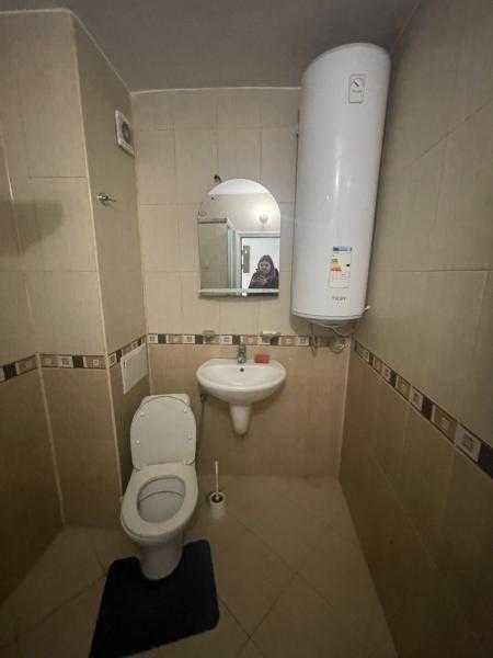 Топъл, светъл и просторен! Двустаен апартамент под наем в Центъра!