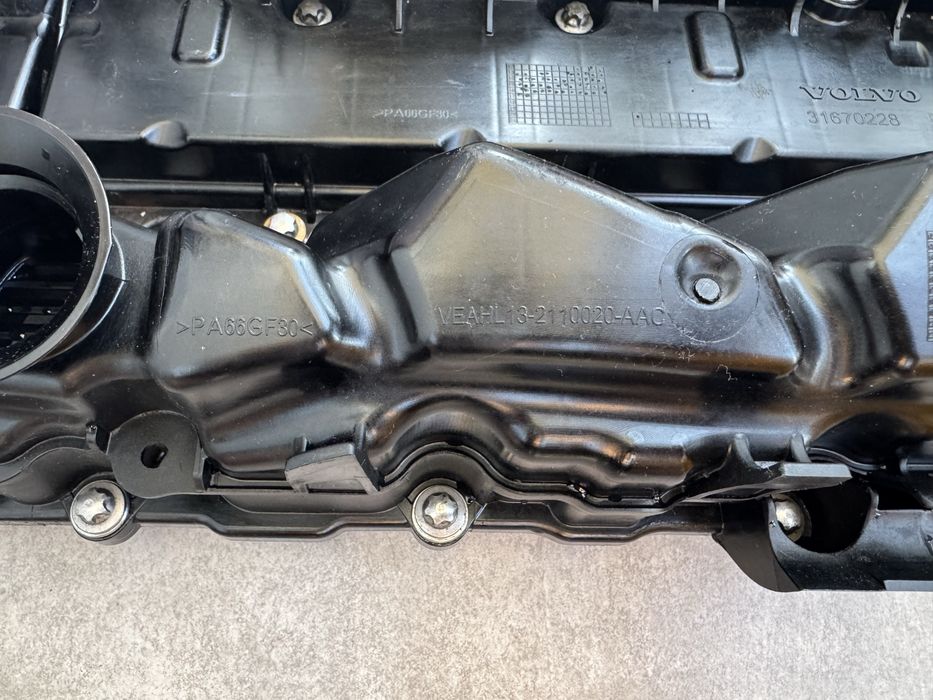 Капак на клапаните VOLVO 2.0 D4204T8 S60 S80 S90 V40 V60 V70 V90 XC40 XC60 2.0D 32213460