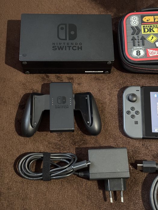 Pachet Nintendo Switch V1 modabil + Mario Kart 8