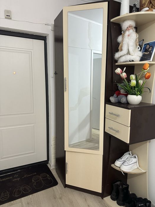 Прихожка сатылады срочно 20000к