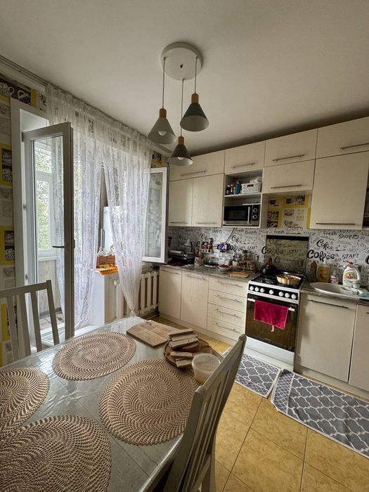 2к 53кв. в 8 мкр за 21млн.