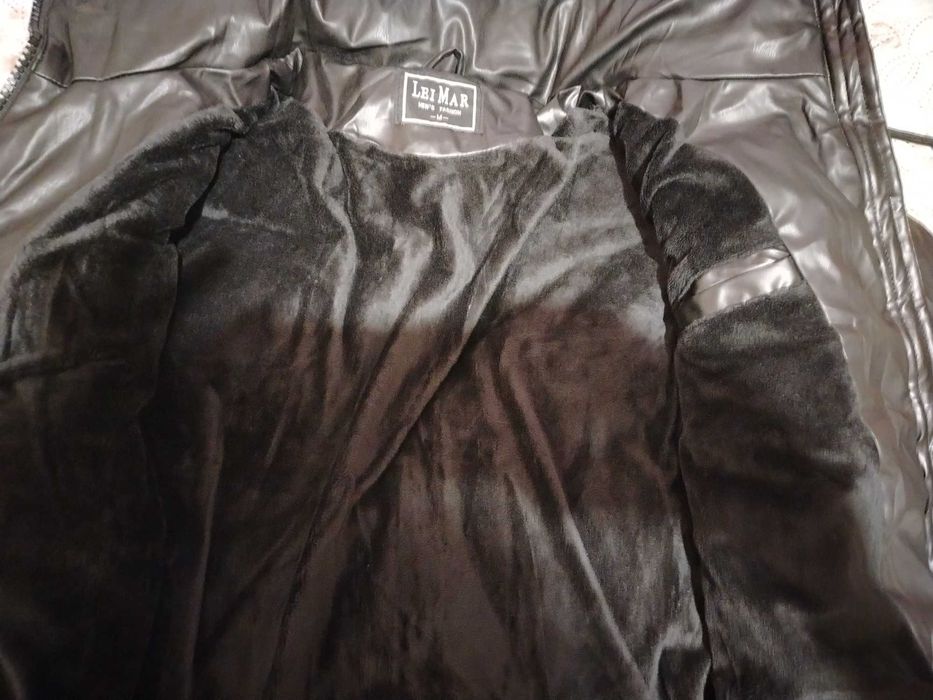 Дамско кожено яке М размер