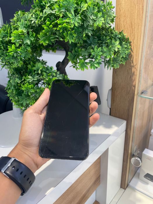 Iphone xs max 64 GB.