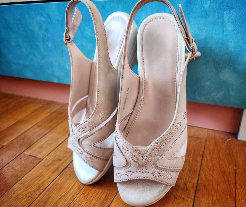 Сандали Clara Barson