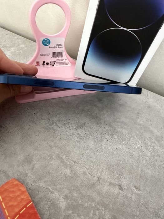 Продам в отличном состоянии iphone 12