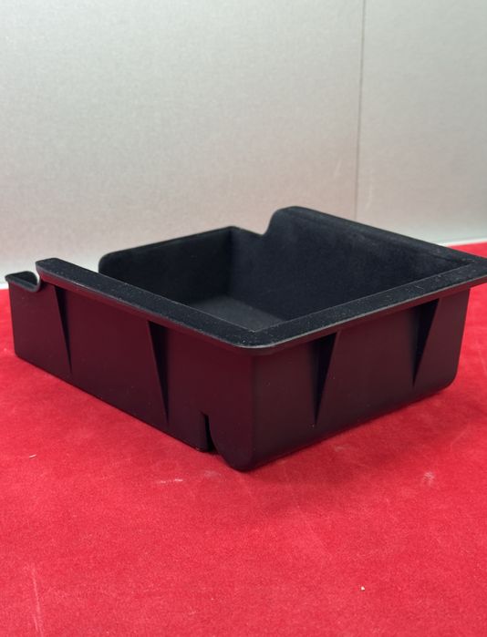 Подставка для авто Tesla model Y