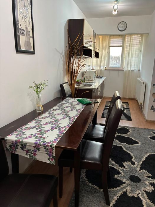 Apartament de inchiriat zona Nufarul 1500 lei