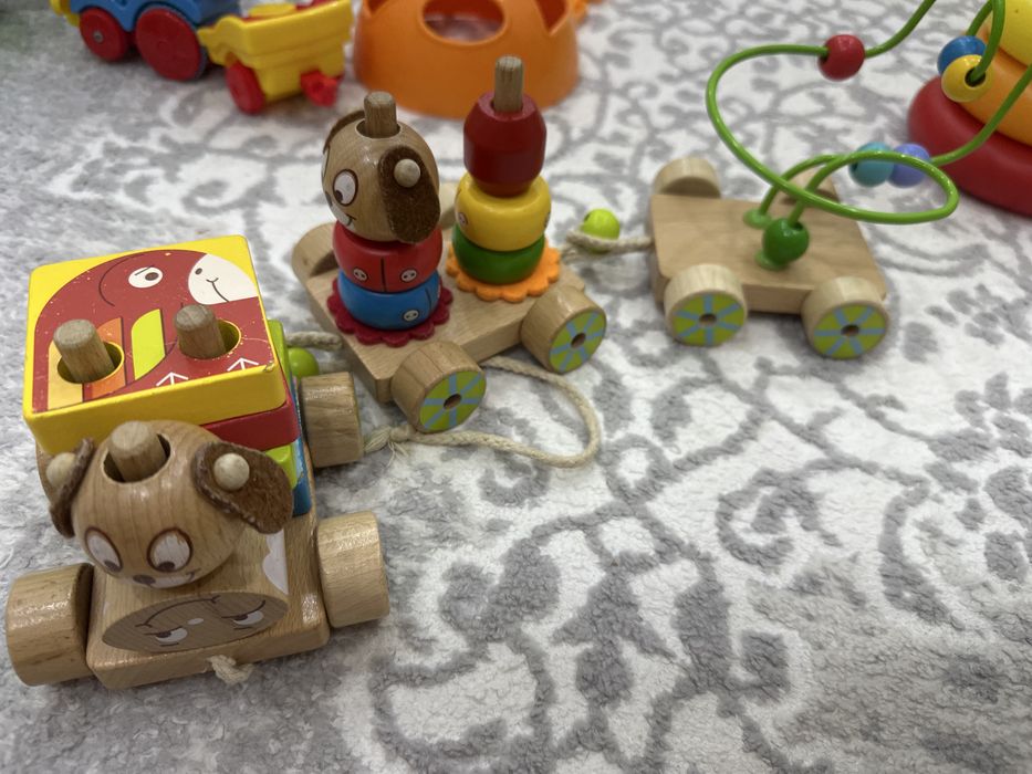 Развивающие игрушки в отличном состояний