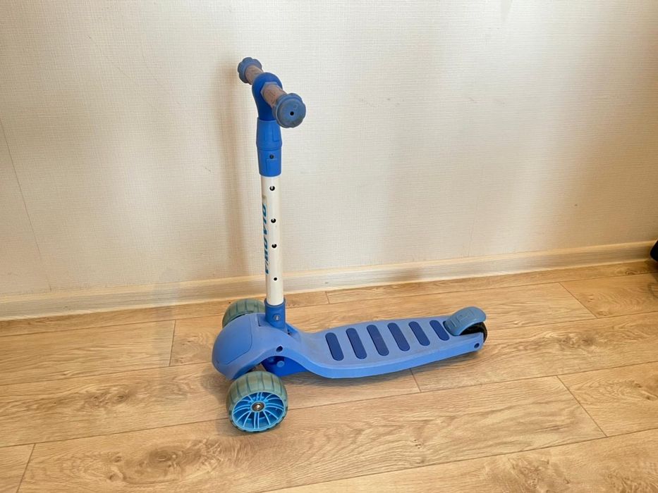 Продается  самокат и скейтборд