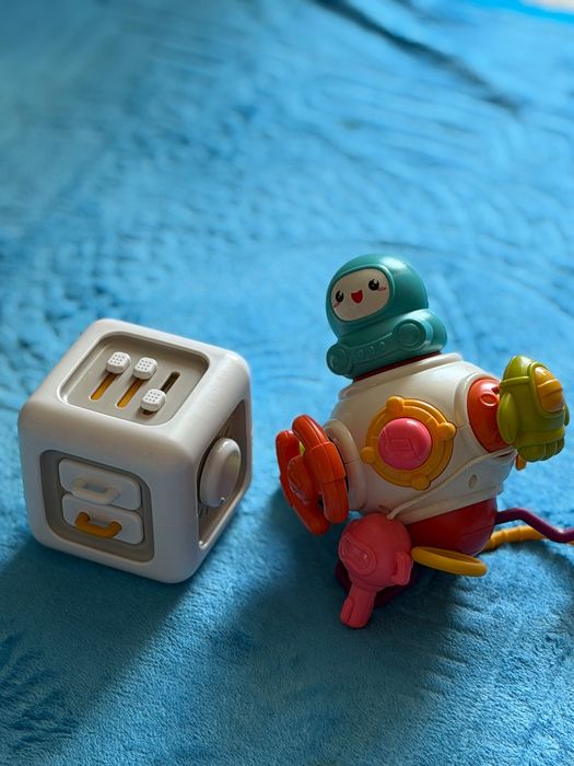 Проходилка 3в1 + 2 сензорни играчки