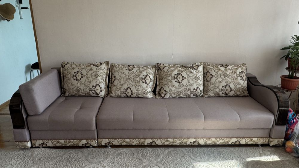 Продам Диван б/у
