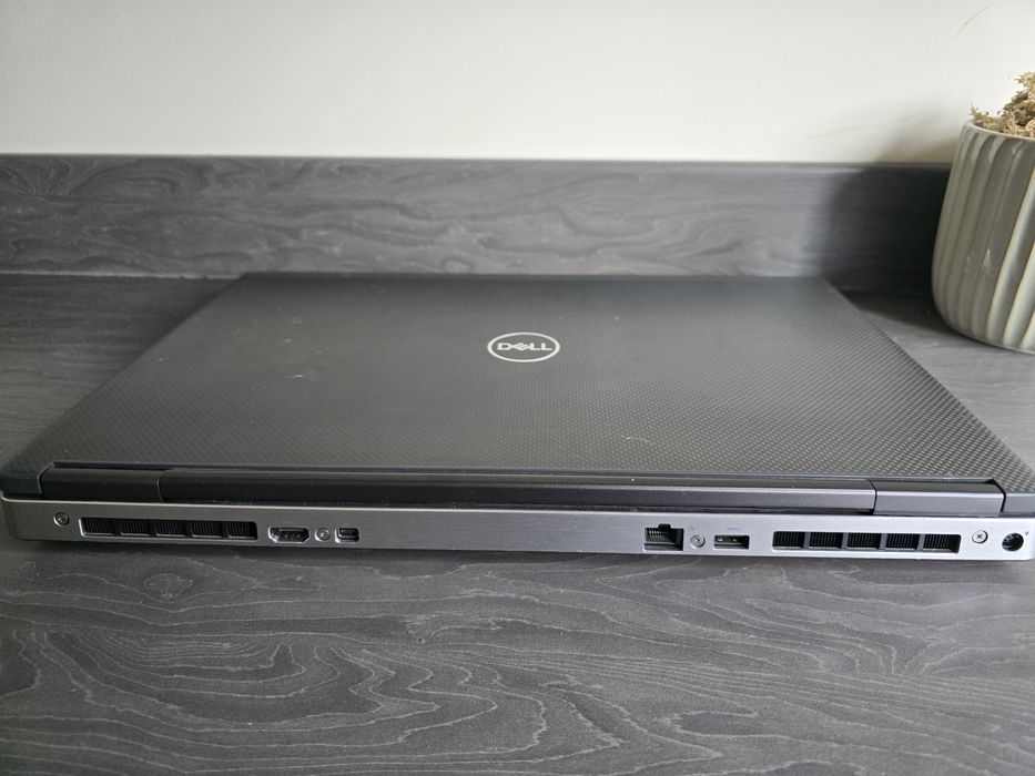 Лаптоп  17.3" Dell Precision 7740, Intel i7, 32GB RAM, 1TB NVMe, Quadr