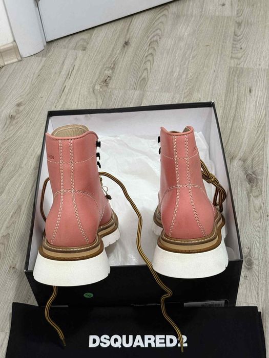 Чисто нови оригинални боти dsquared2