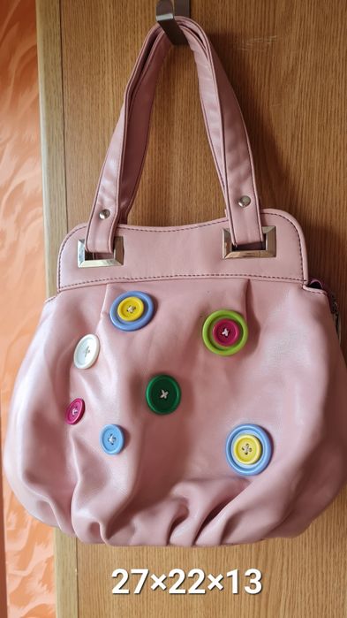 Ofer spre vânzare trei gentuțe pentru vară,frumos colorate și decorate