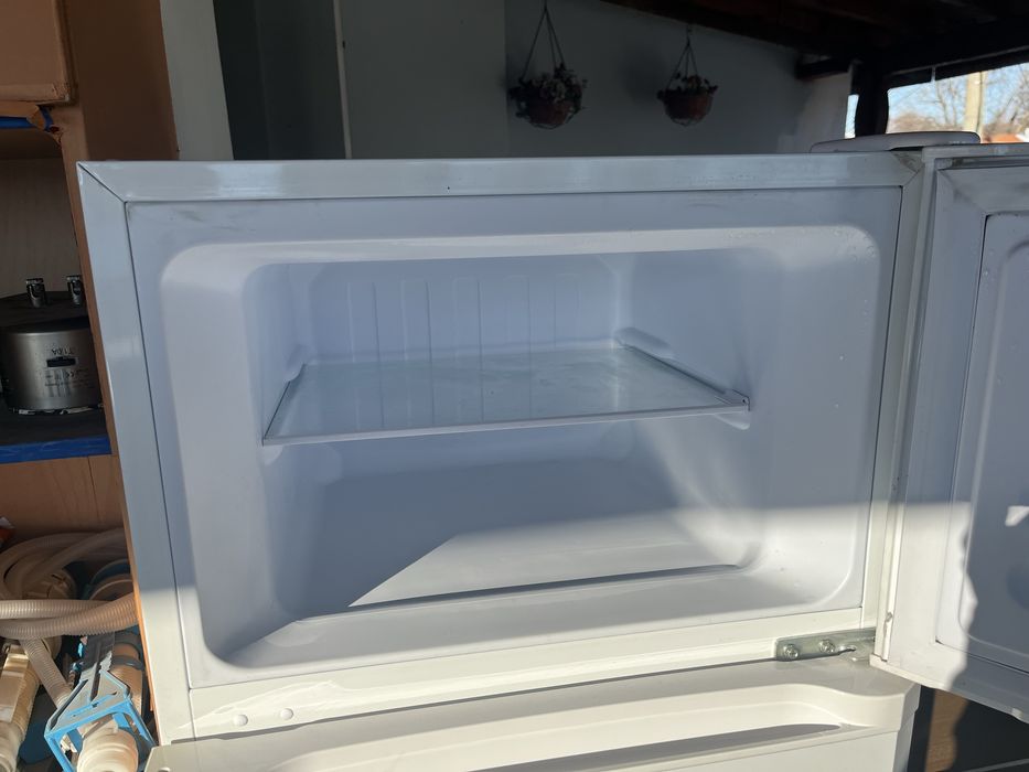 Продавам  Хладилник