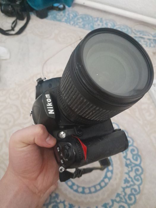 Никон 5200 екеу Канон 550д