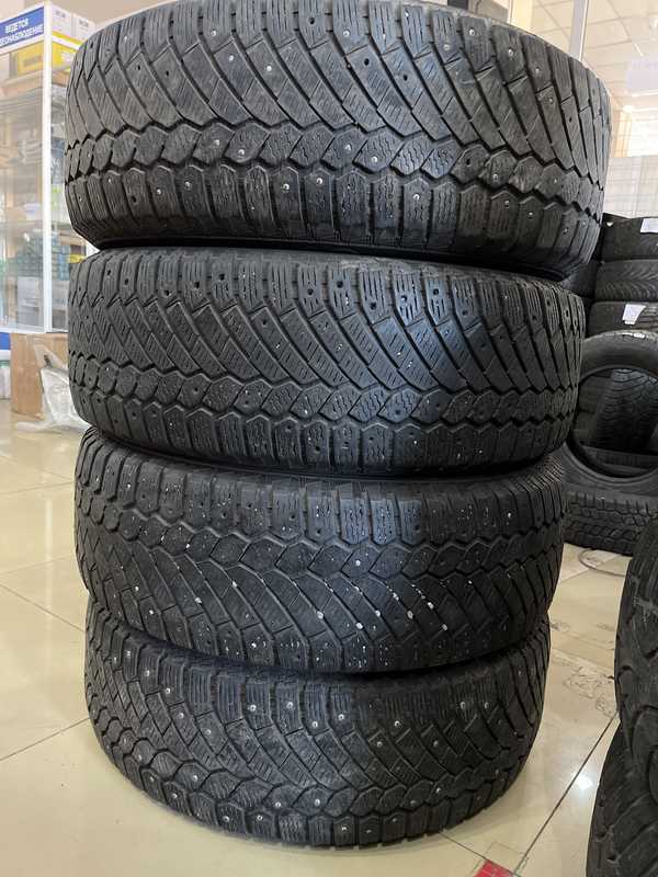 Нокиан хакапелита 7 225/65 r17. Зимняя резина 235 65 17. На 17 зимняя резина почем бэушная. 235/65 r17 зима. Bridgestone ice cruiser 7000s.