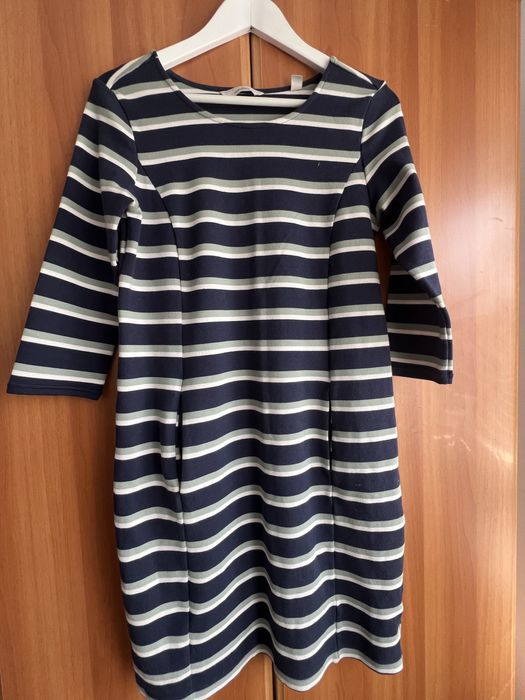 Rochie cu dungulite orizontale