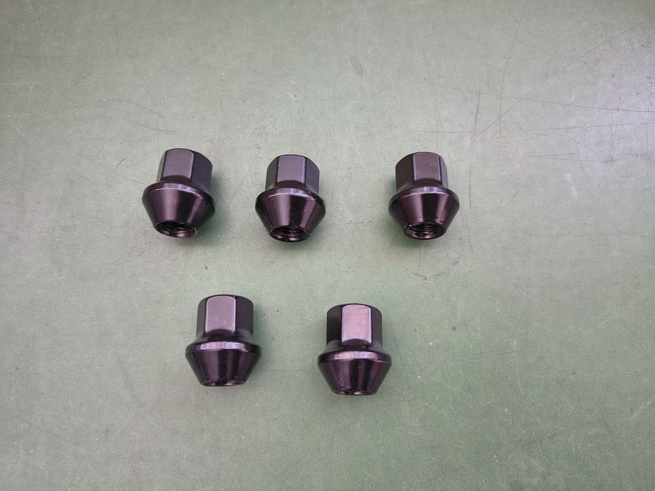 Piulite Negre  prezoane pline Ford Focus Fiesta Mondeo C-Max sau Volvo jante ALIAJ
Magazin Piese Auto