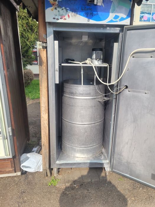 Vând dozatoare de lapte second-hand