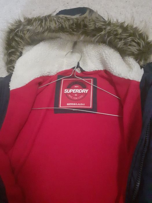 Geaca dama supercalduroasa si rezistenta