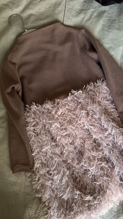 Пальто и платья для девочки 5-8 лет