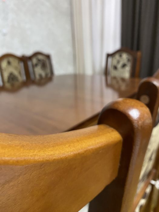 Стол в хорошем состоянии