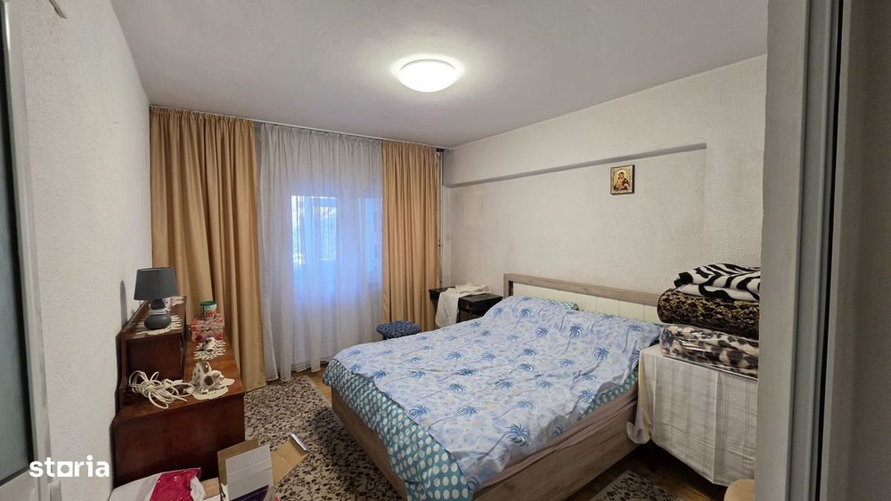 Apartament 3 c decomandate , 2 bai, etaj 1 la bulevard