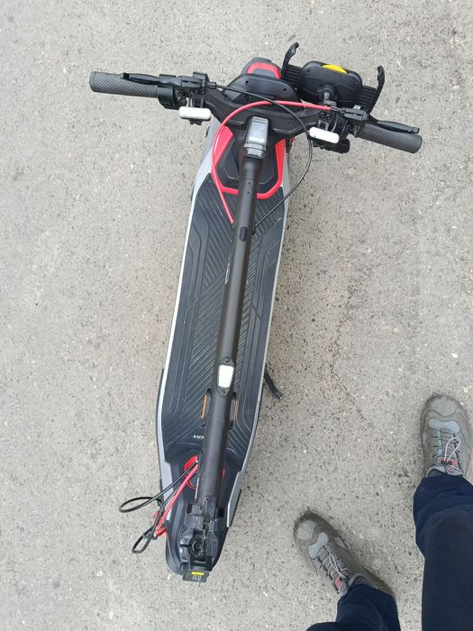 Продам самокат Ninebot p100su