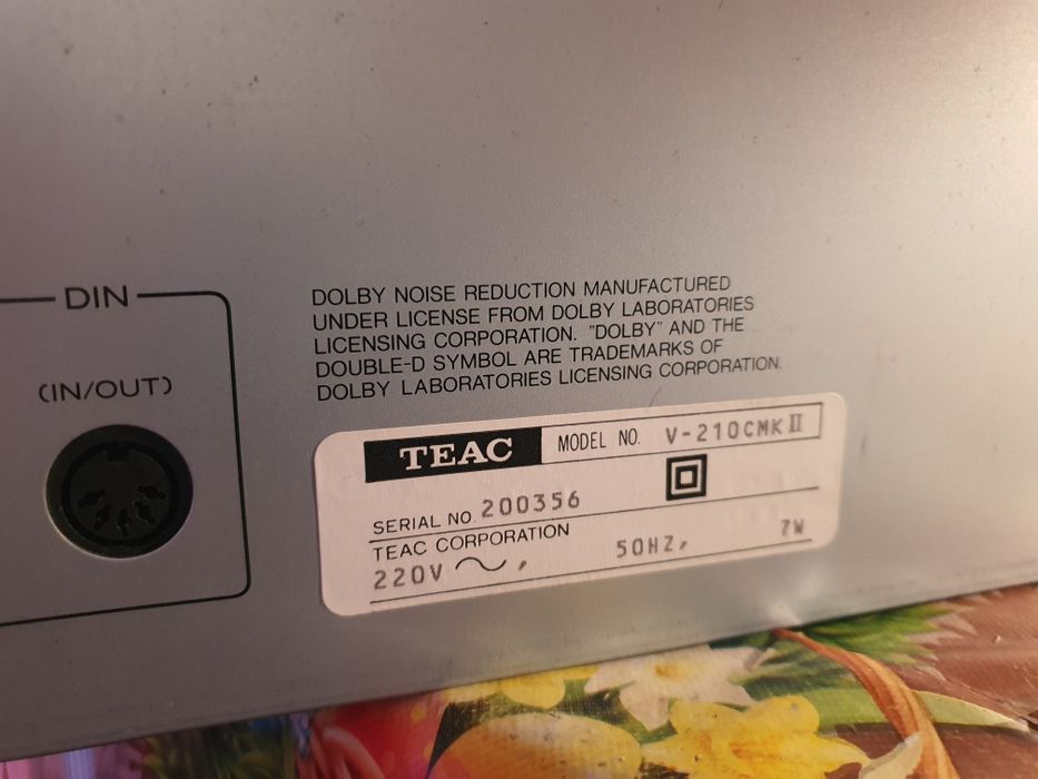 se vinde deck teac v 210 de colecție