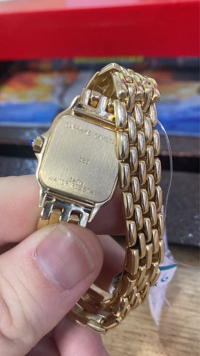 Золотые часы под Cartier