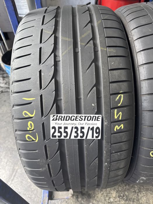 255/35/19 Bridgestone
