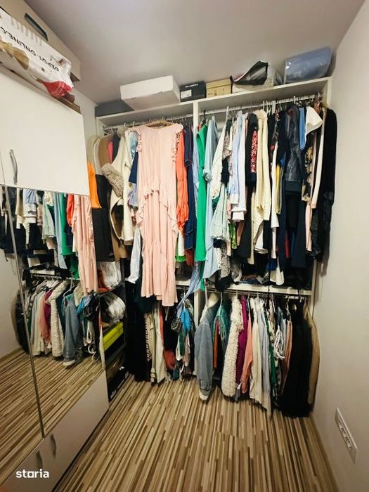 Apartament de 2 camere decomandate, 60 mp, parcare, zona Porii