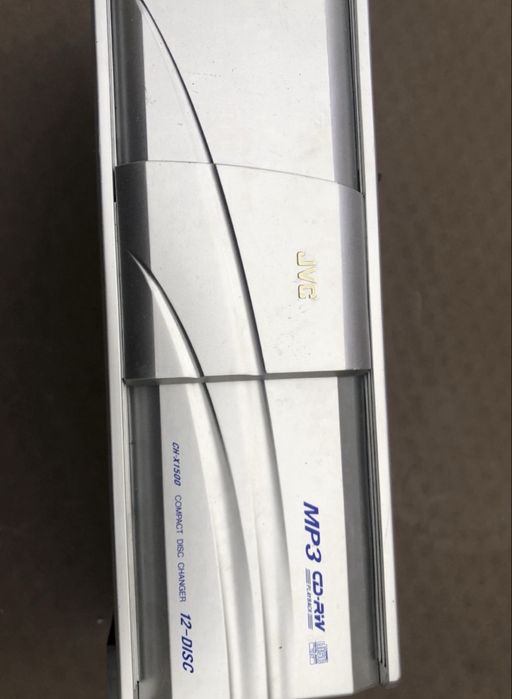 Продам CD чейнджер в хорошем состоянии