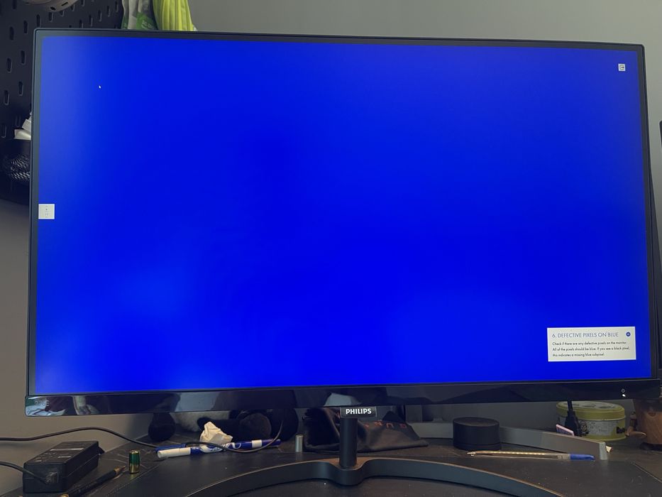 Monitor4k led ips 27 inch philips cu defect in colt 3840x2160