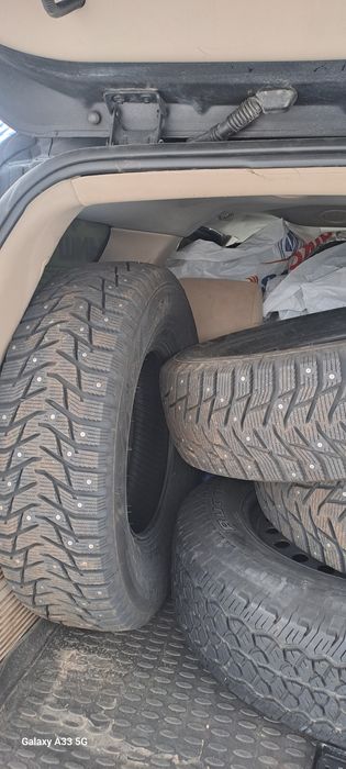 Резина зимняя, новая 235/75R15