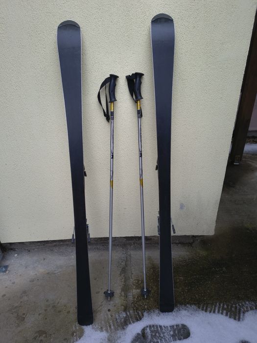 Vând schiuri Head 163 cm și bețe