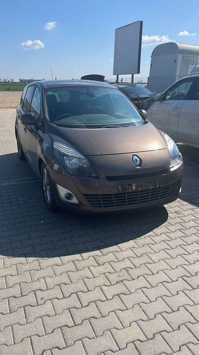 Dezmembram Renault Scenic 2.0 diesel din 2011