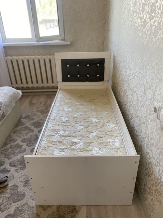 Детская кровать с матрасом