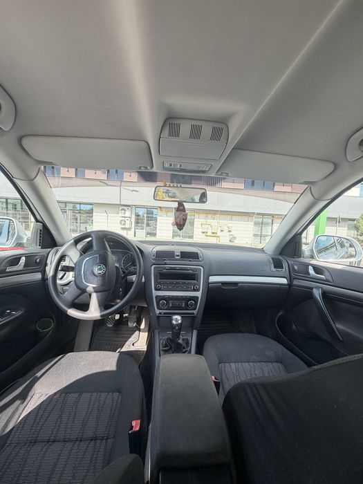 SKODA Octavia 2010 — imagine 5