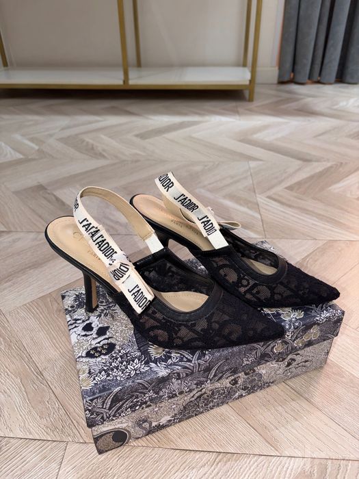 brend Dior tufli